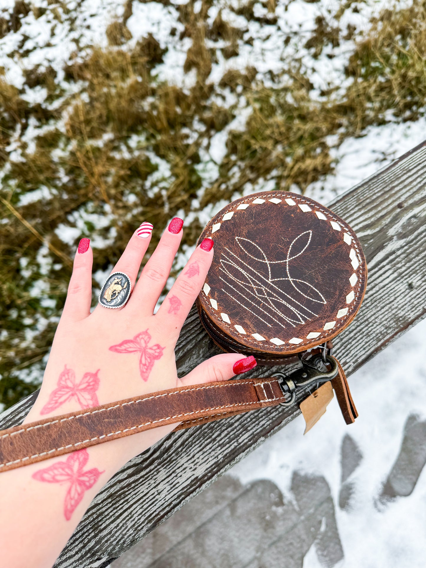 VINTAGE BOOT-STITCH LEATHER WRISTLET