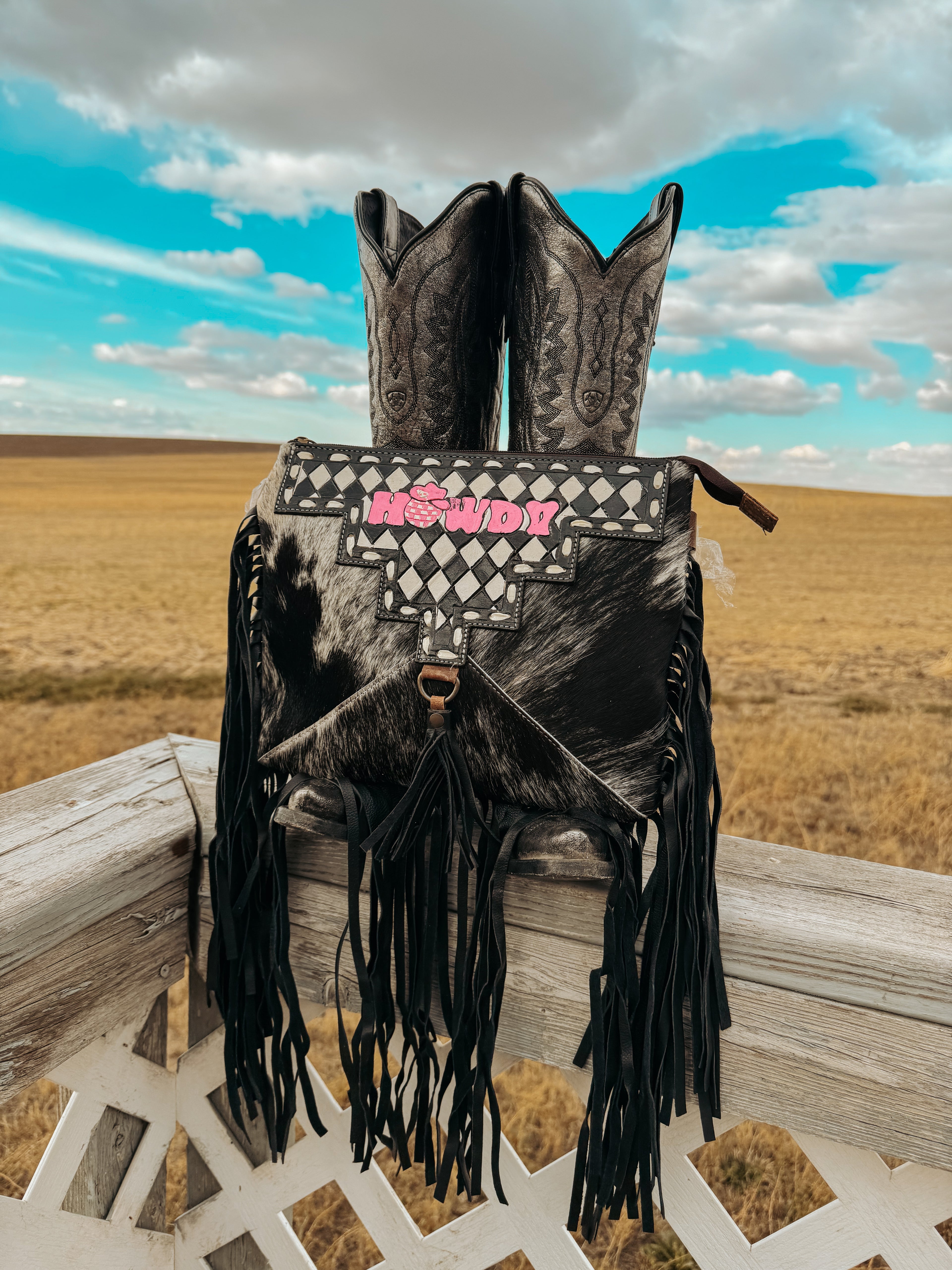 HOWDY CROSSBODY
