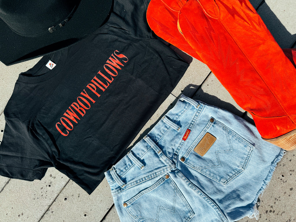 COWBOY PILLOWS TEE